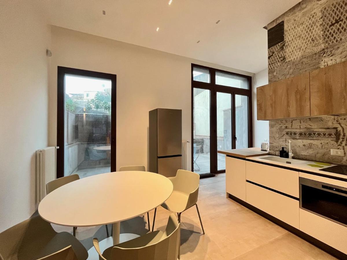 Egregia Dimora Apartment Катания Екстериор снимка